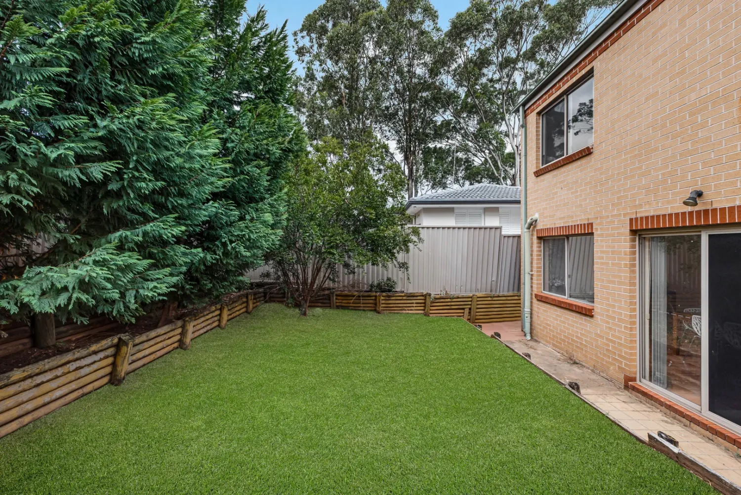 186 James Cook Drive Kings Langley NSW2147 - 澳洲华人找房大平台